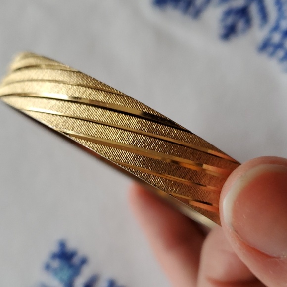 Vintage Monet Sarah Cov D'Orlan gold tone bracelets - Picture 2 of 14